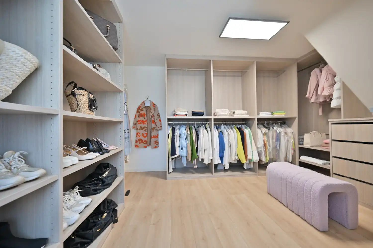 Exclusieve, gerenoveerde villa op toplocatie in residentieel Neerharen foto 29