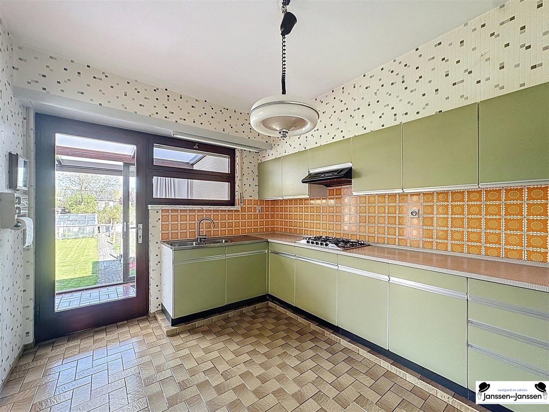 Charmante woning in hartje Gooreind! foto 6
