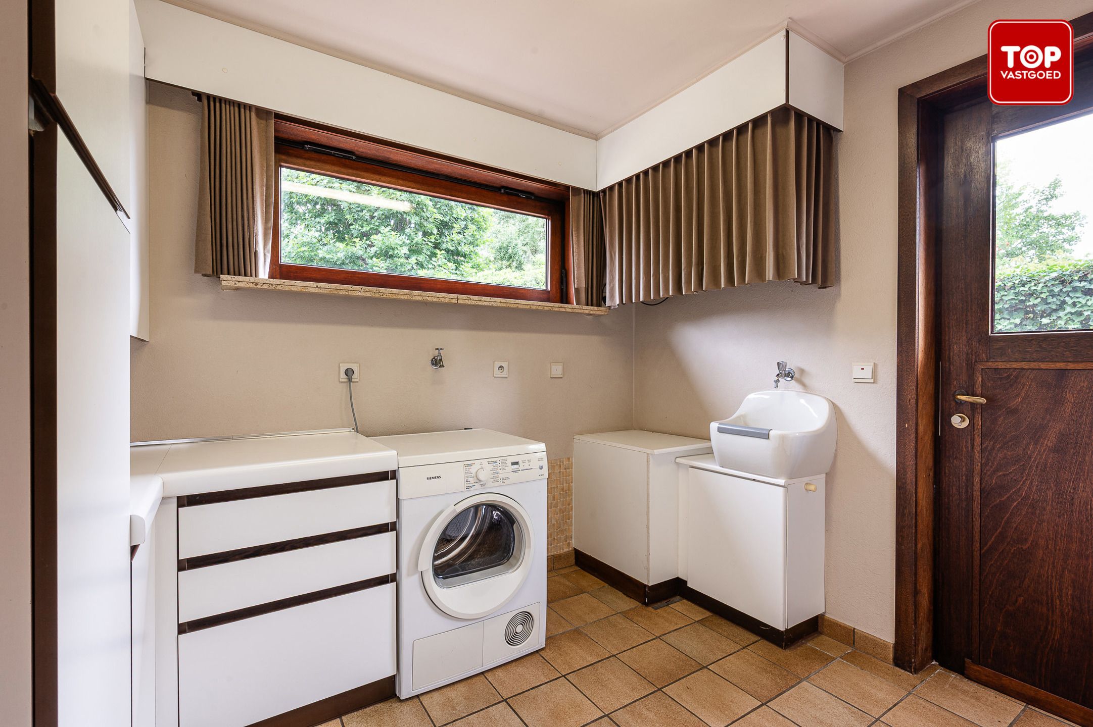 Alleenstaande villa met 4 slaapkamers in groene omgeving foto 18