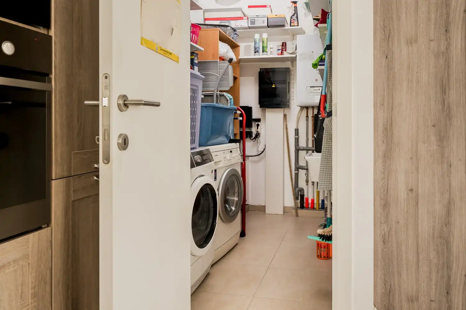 Lichtrijk hoekappartement in recent gebouw foto 12