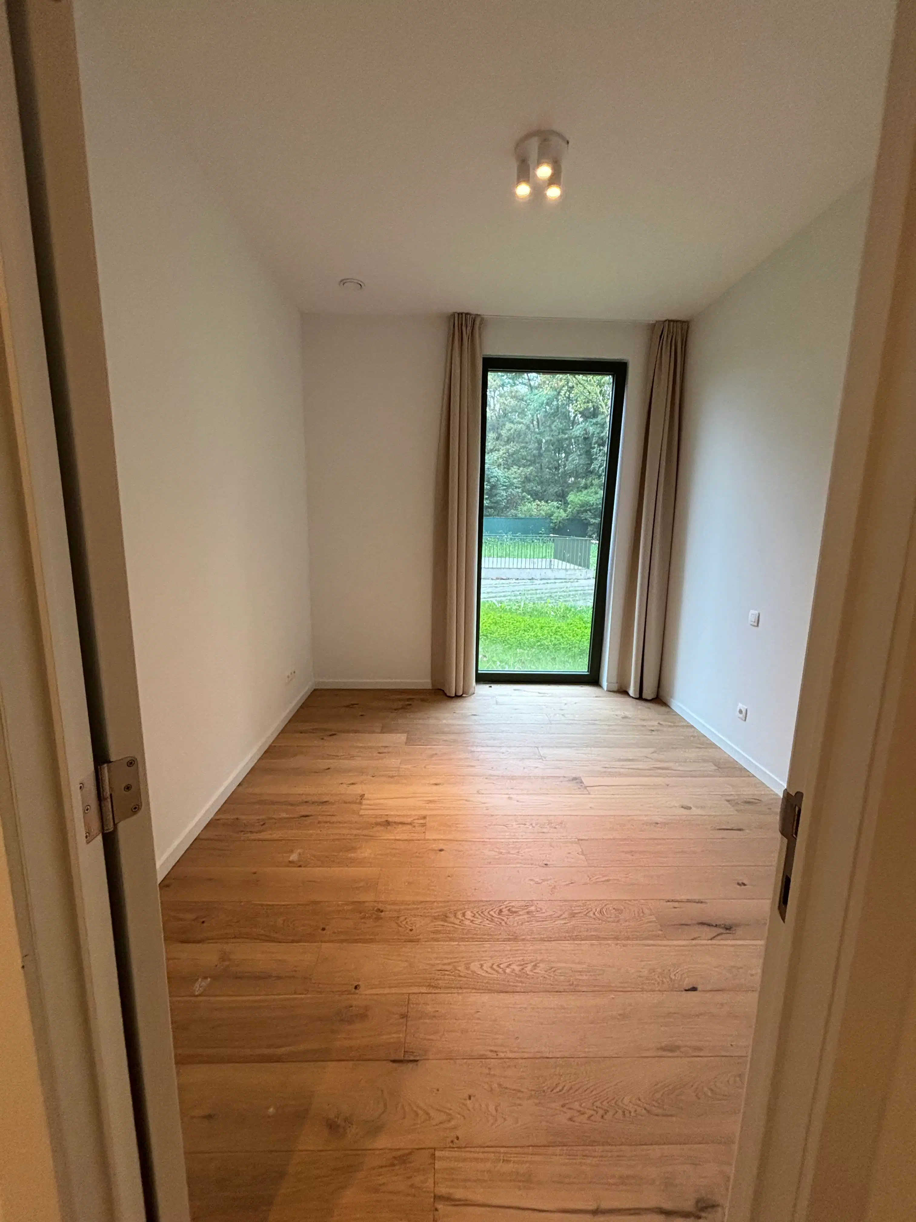 LUXUEUS NIEUWBOUWAPPARTEMENT MET TWEE SLAAPKAMERS EN RUIM TERRAS foto 11