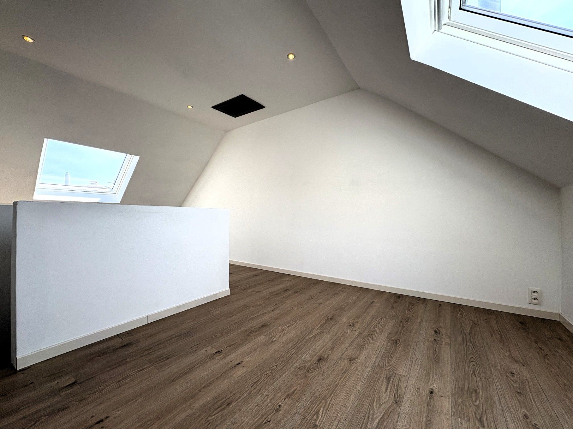 Leuk gerenoveerde woning met 3 slaapkamers foto 11