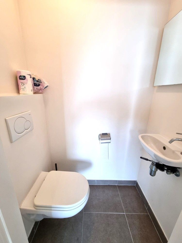 Dakappartement met 2 terrassen, 2 slaapkamers en garage staanplaats te centrum Itegem foto 8