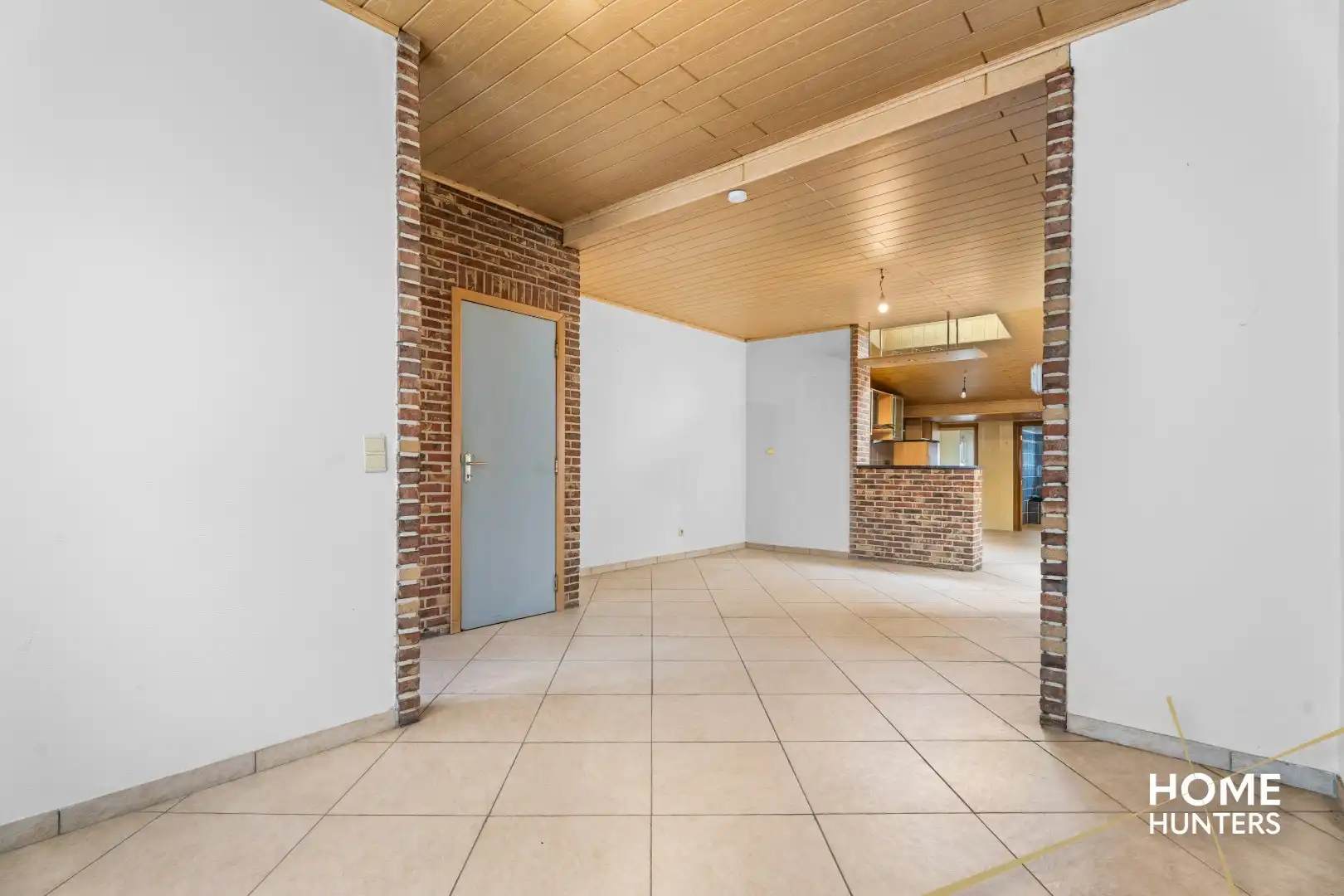 Praktische woning met 2 slaapkamers en uitgestrekte tuin in het rustige Wijtschate foto 4