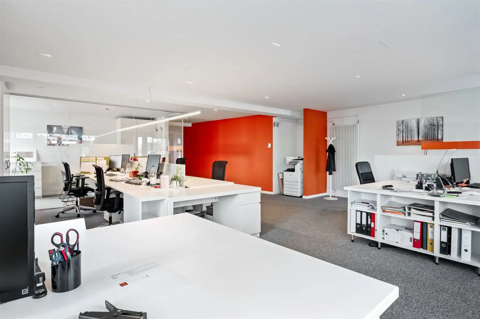 Instapklaar kantoor langs bruisende Lambrechtshoekenlaan. foto 4