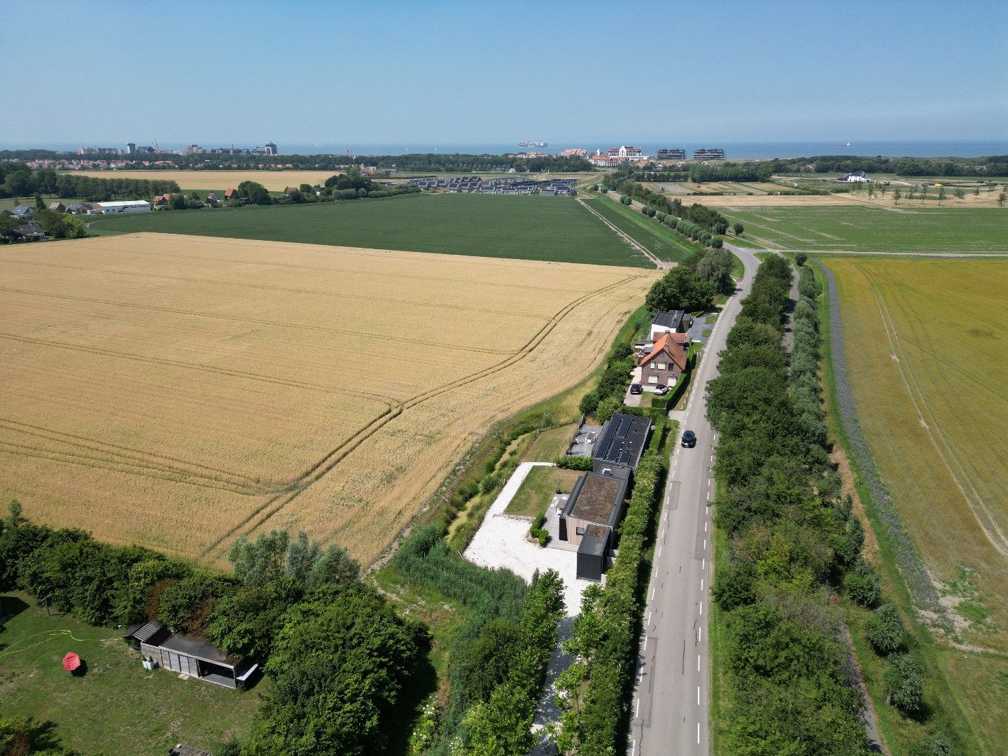 Exclusief dijkhuis met eigen guesthouse foto 6