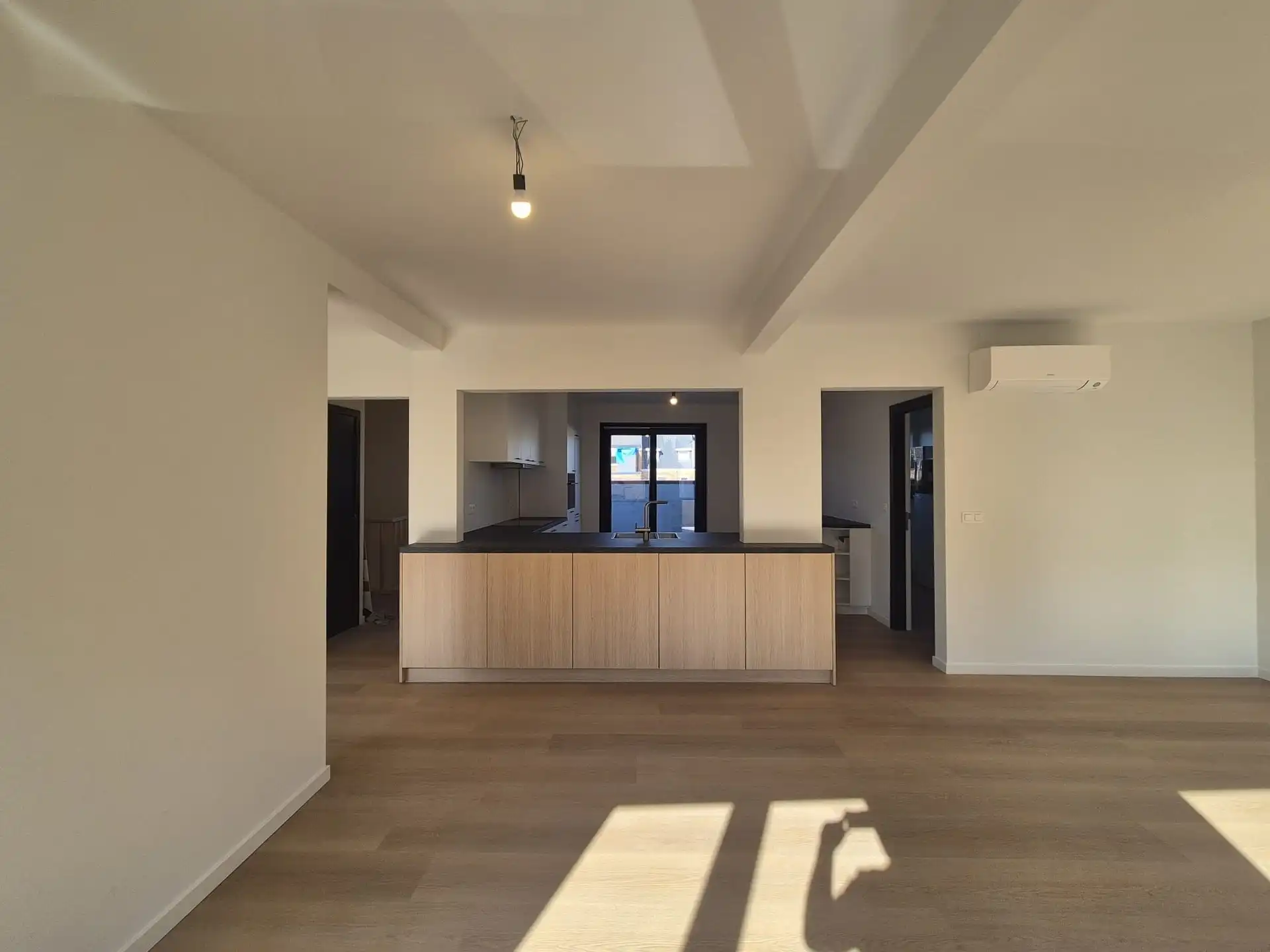 Ruim triplex appartement met polyvalente ruimte op toplocatie in het hart van Wetteren foto 8