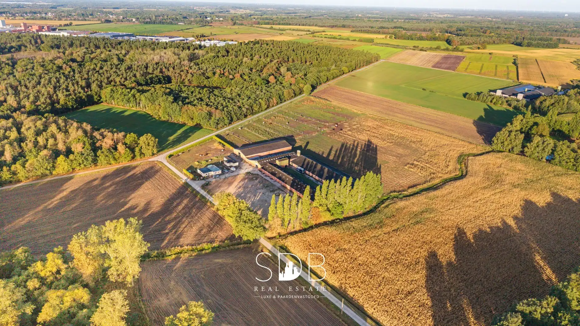 Boerderij met paardenfaciliteiten en graslanden op 14.490m² foto 36