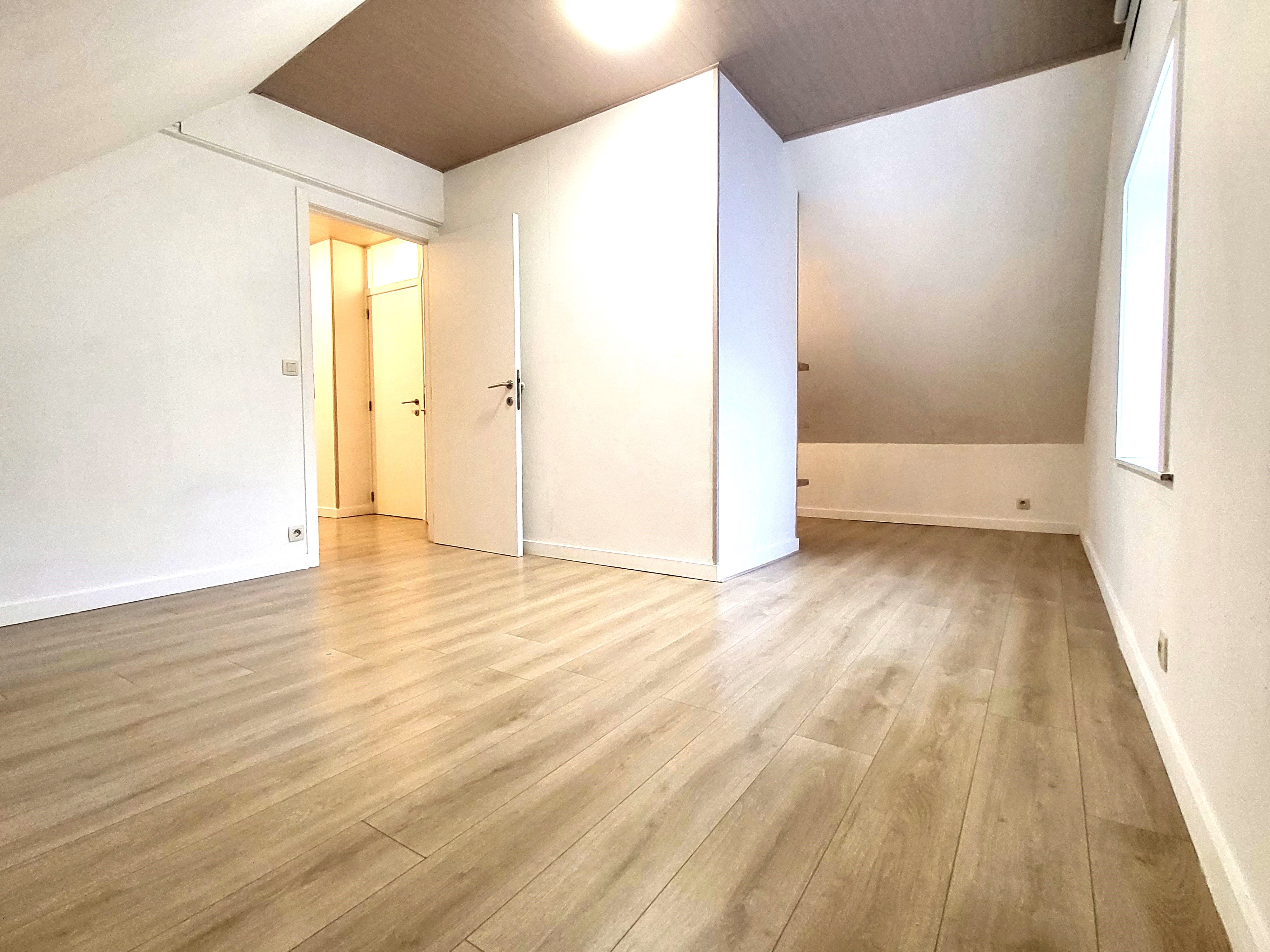 Prachtig appartement van 75m² met staanplaats, gelegen op de 2de verdieping.  foto 12