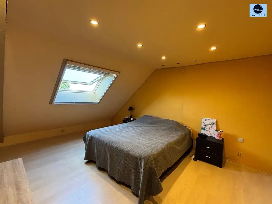 GERENOVEERDE WONING MET 3 SLAAPKAMERS EN TUIN foto 11