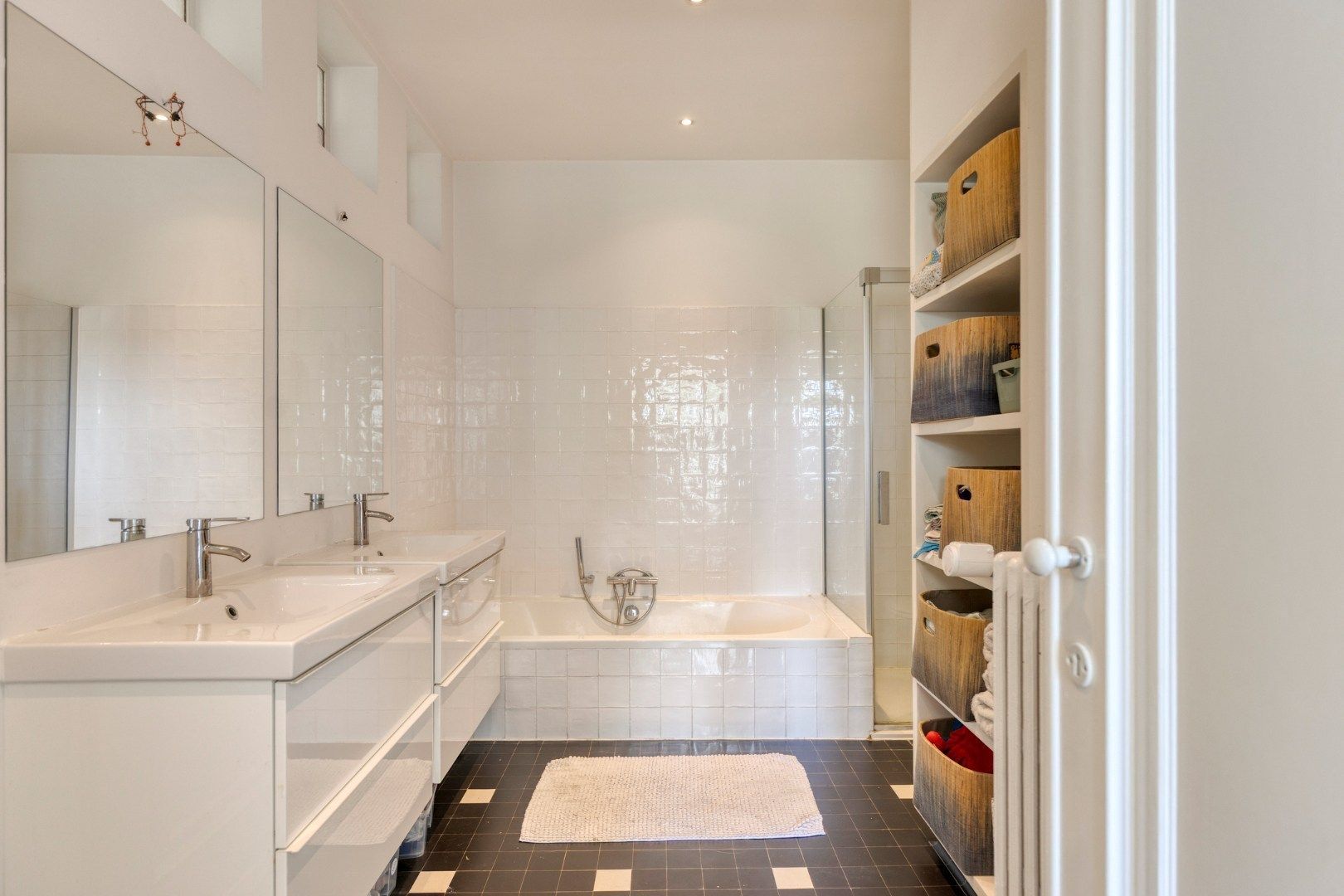 TE HUUR - Op zoek naar een stijlvol en uniek herenhuis met 5 slpk in hartje Merchtem? Welkom Home! foto 17