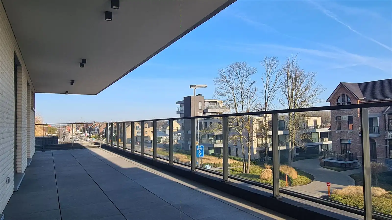 Recent appartement op bovenste verdieping nabij centrum Hoeselt foto 4