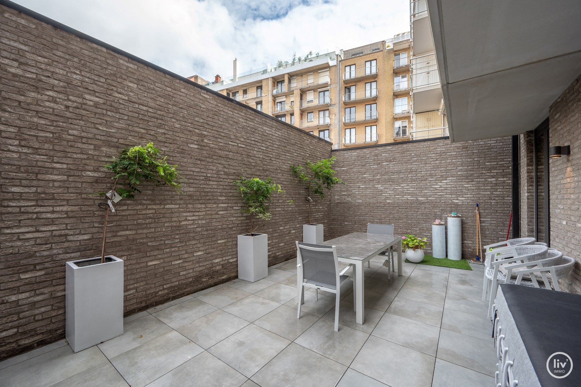 Instapklaar gelijkvloers appartement op de Jozef Nellenslaan met ruim terras achteraan (36m2) .  foto 1