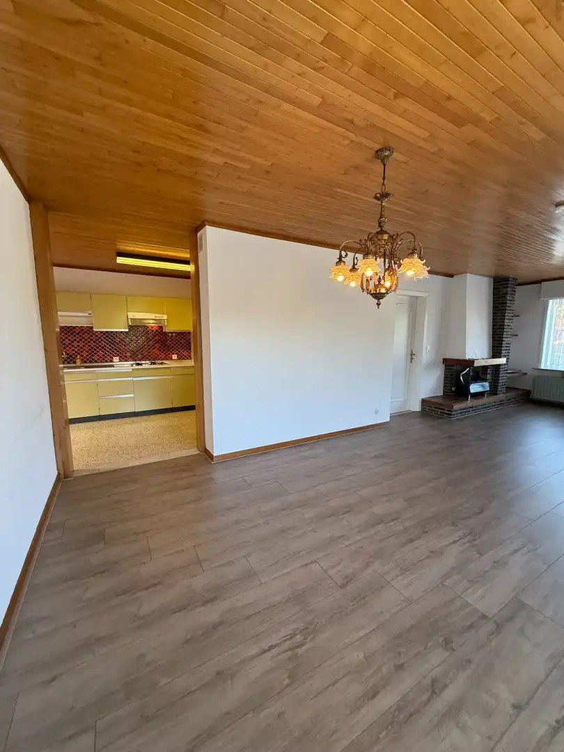 Ruime woning met 2 slaapkamers, veranda en volledig omheinde tuin te Heppen foto 10