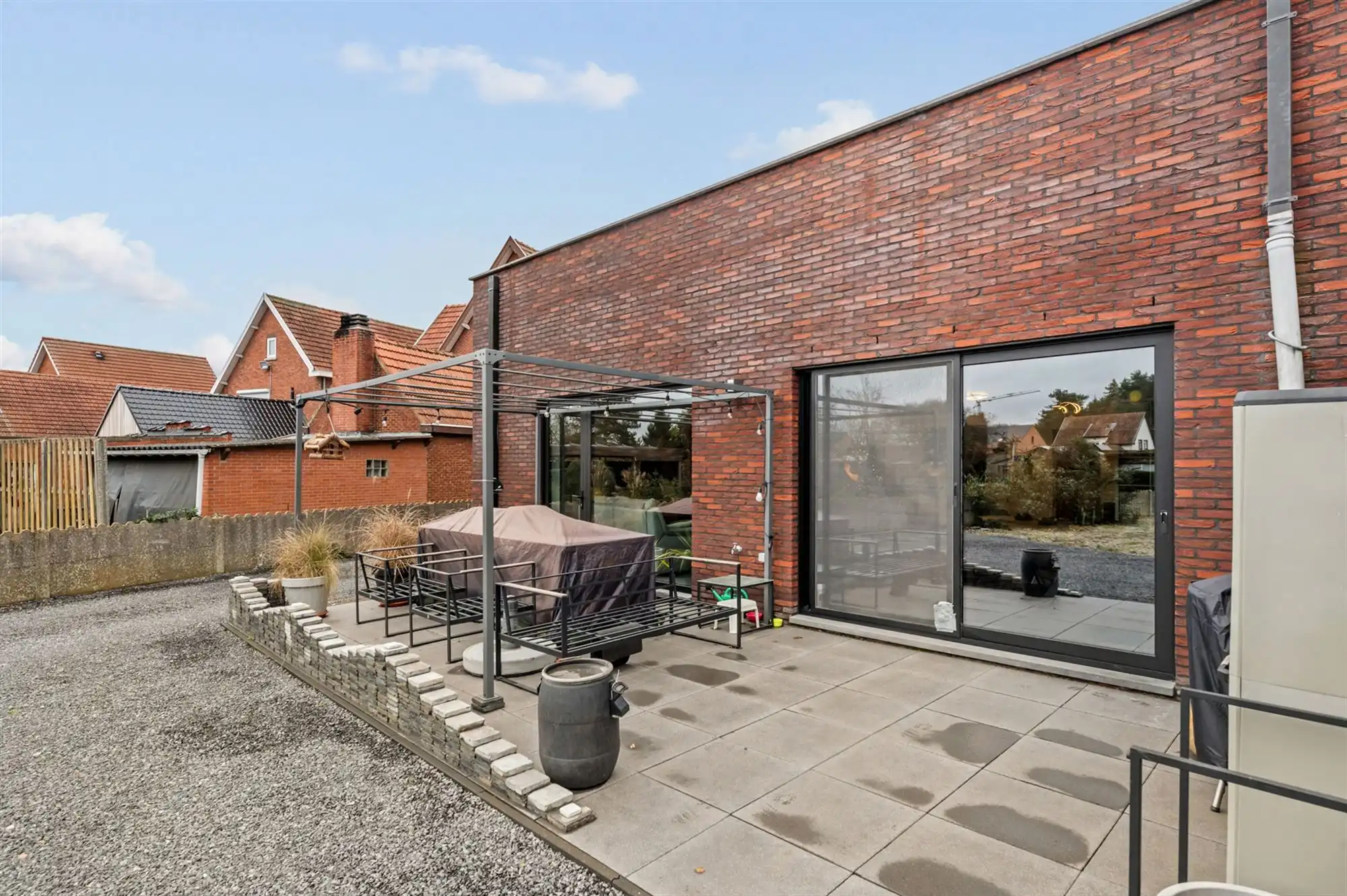 PERFECT ONDERHOUDEN GELIJKVLOERS APPARTEMENT MET 3 SLAAPKAMERS EN PRIVATE TUIN VAN 8A90CA TE KORSPEL foto 2