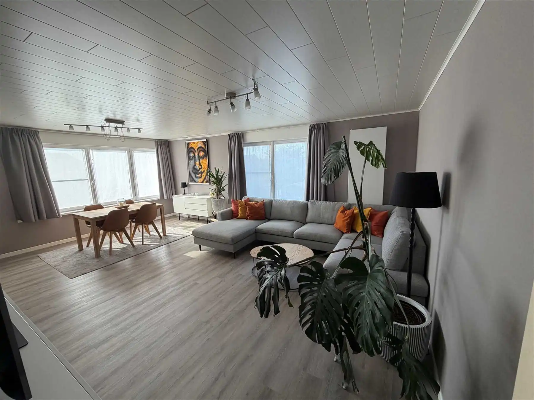 Gerenoveerd 2 slk app en kelder in rustige woonwijk. foto 4