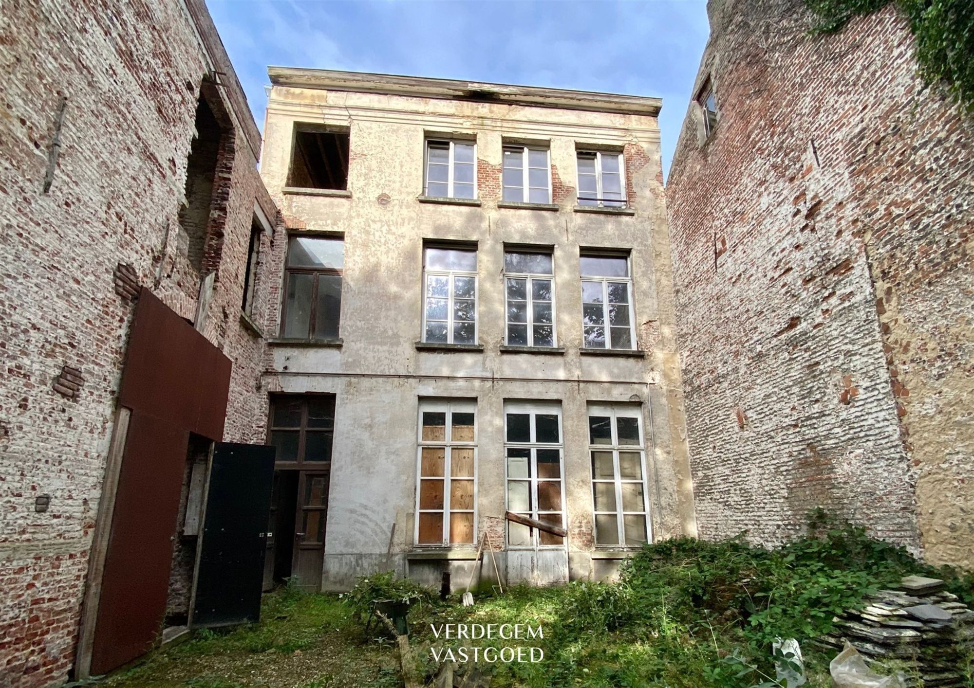 Te renoveren stadspaleis in het centrum foto 12