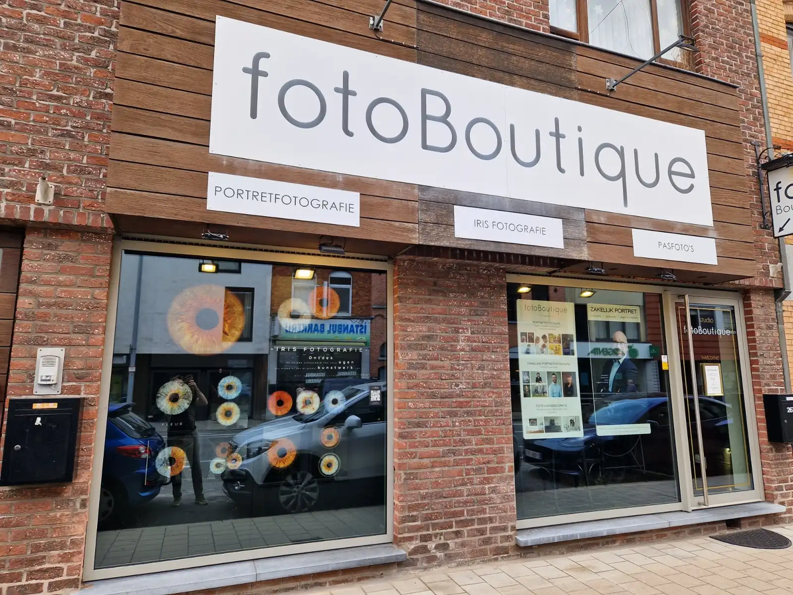 Ruim en verzorgd handelspand op commerciële ligging foto {{pictureIndex}}