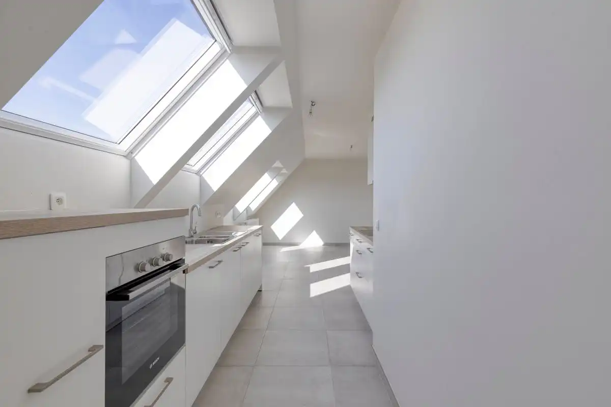 Ruim en lichtrijk appartement in hartje Proven foto 15