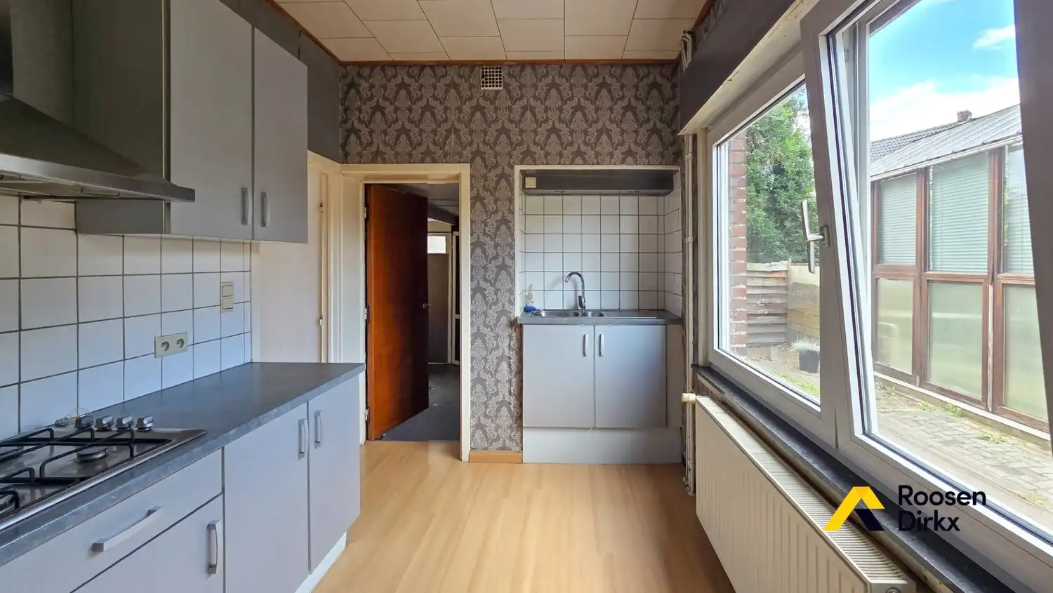Charmante HOB gezinswoning met degelijke basisstructuur, 3 slaapkamers hartje Bree foto 13