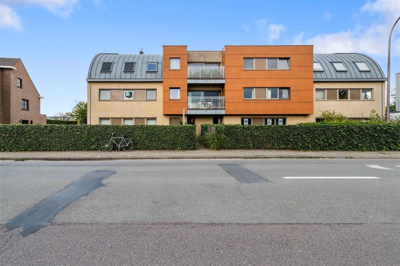 2 slaapkamer appartement met groot zonneterras én garage foto 2