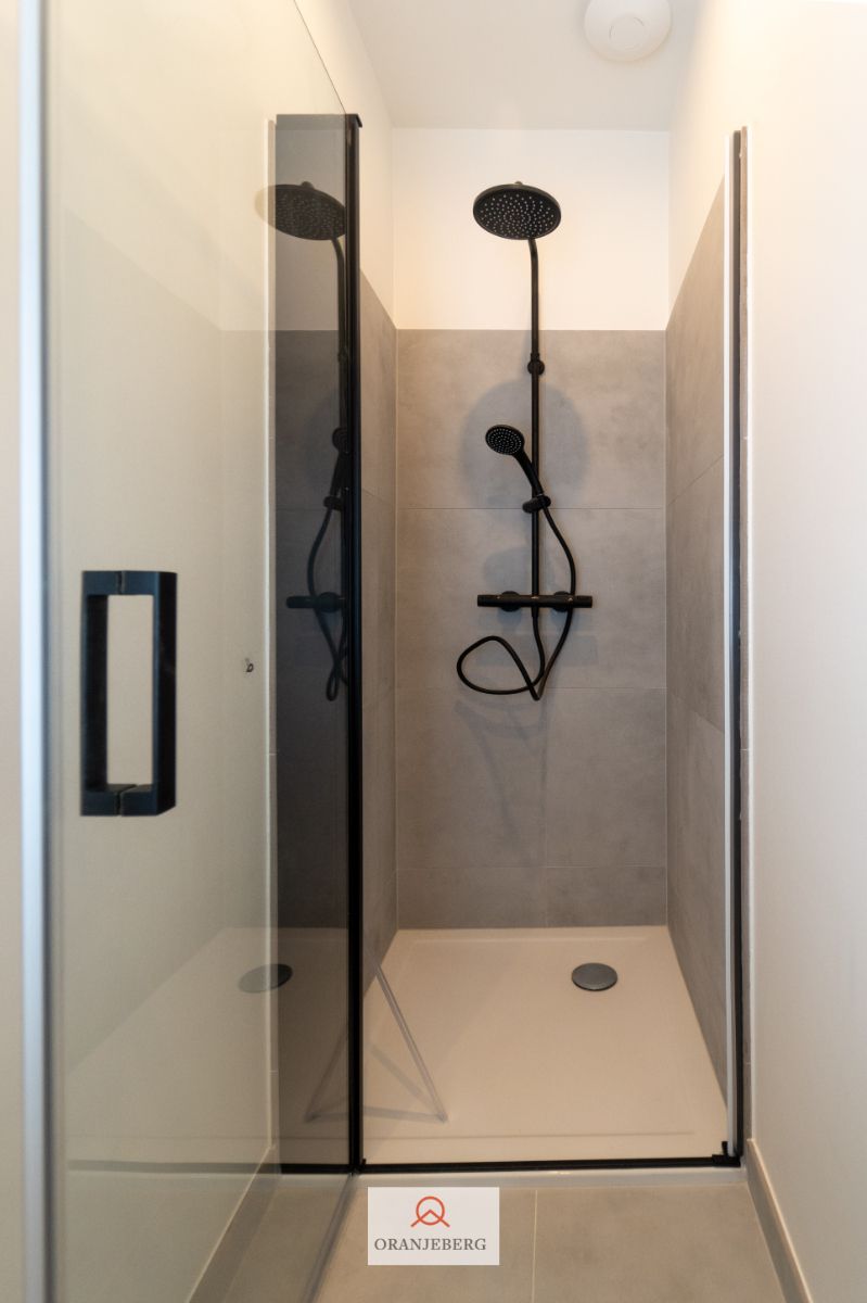 Gelijkvloerse gerenoveerde lichtrijke studentenstudio foto 23