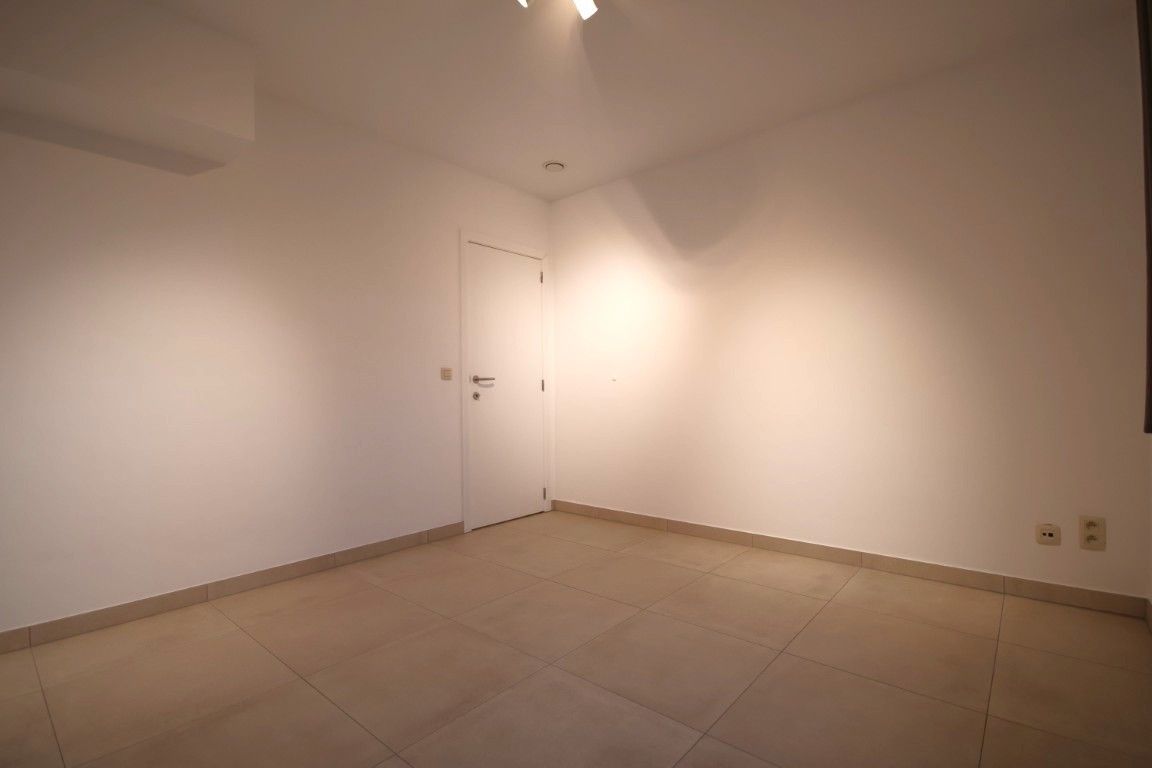 Mooi appartement met 3 slaapkamers op een aantrekkelijke locatie! foto 2