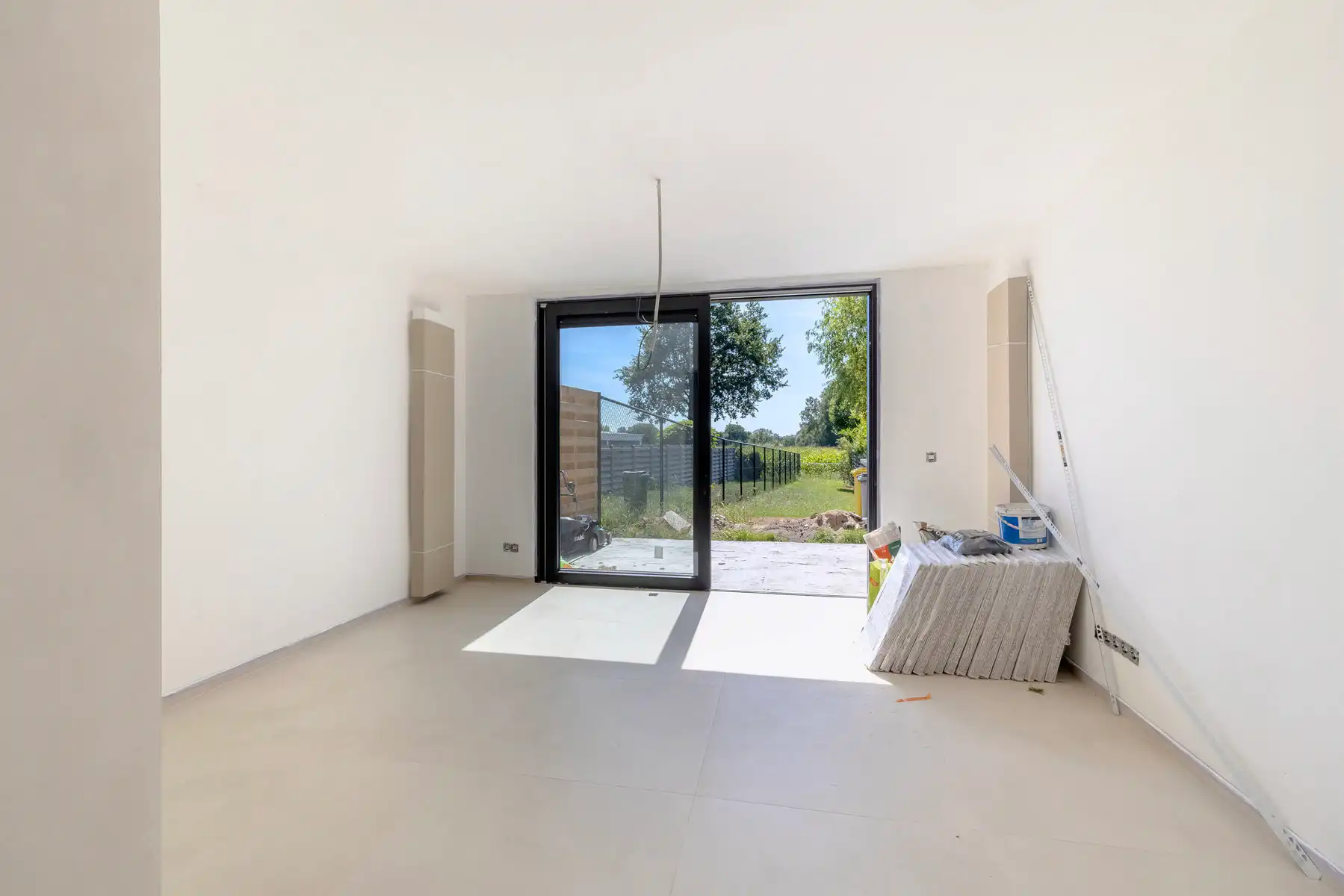 Gerenoveerde woning met 3 slpks, tuin en garage foto 9