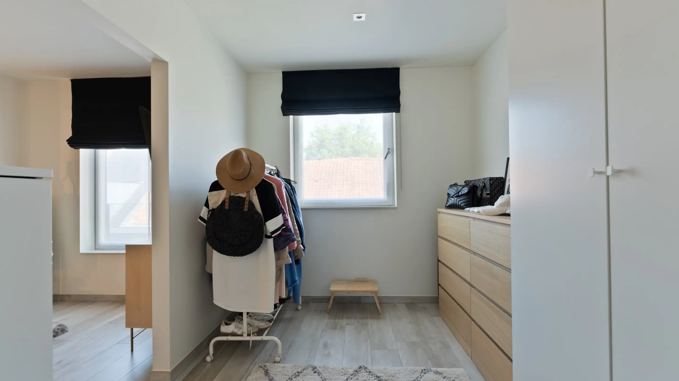 Gezellig en lichtrijk 2-slaapkamerappartement met ruim terras en garagebox foto 17