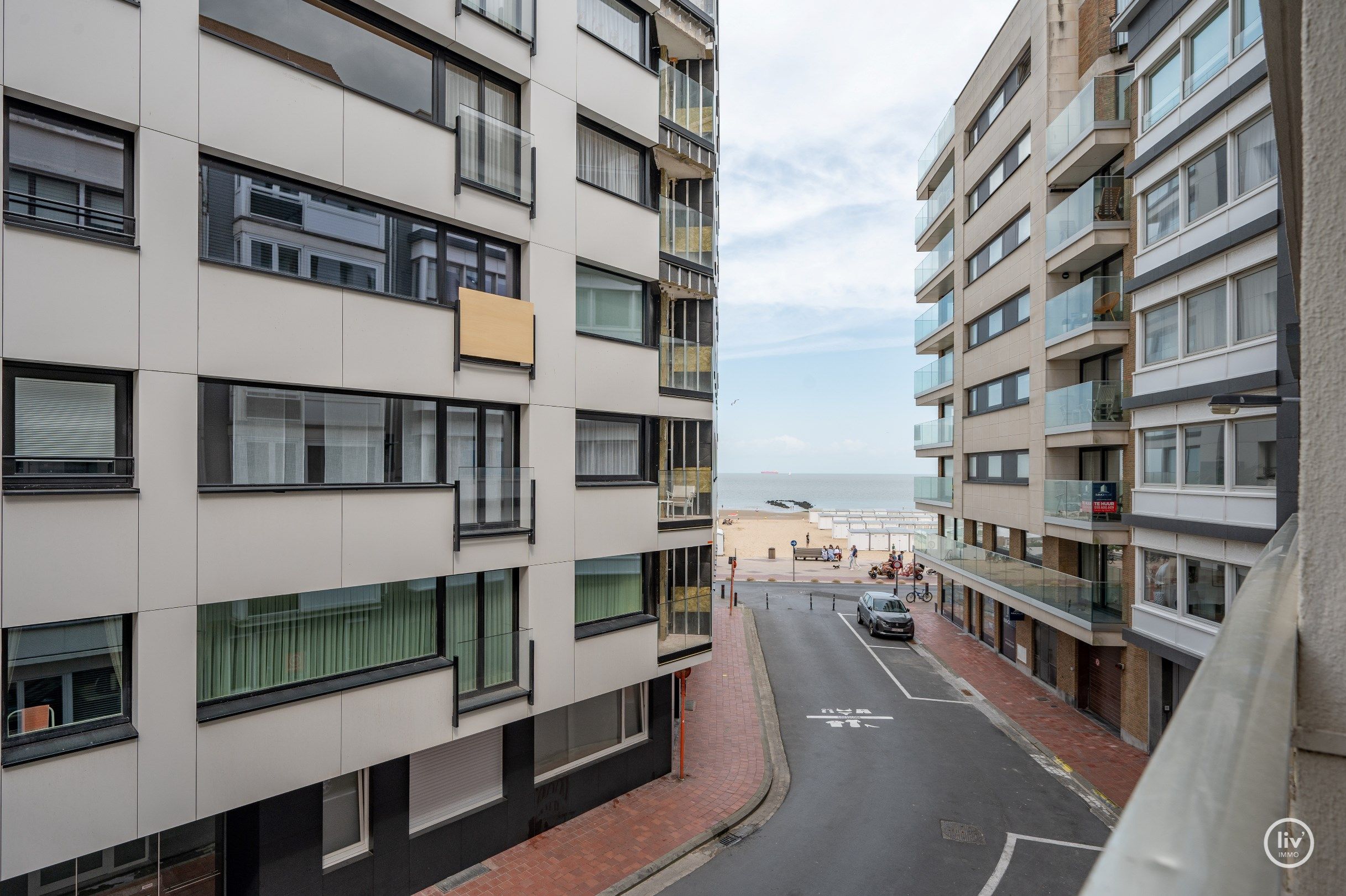 Gerenoveerd 2 slaapkamer appartement met een prachtig zeezicht gelegen nabij het Driehoeksplein te Knokke.  foto 2