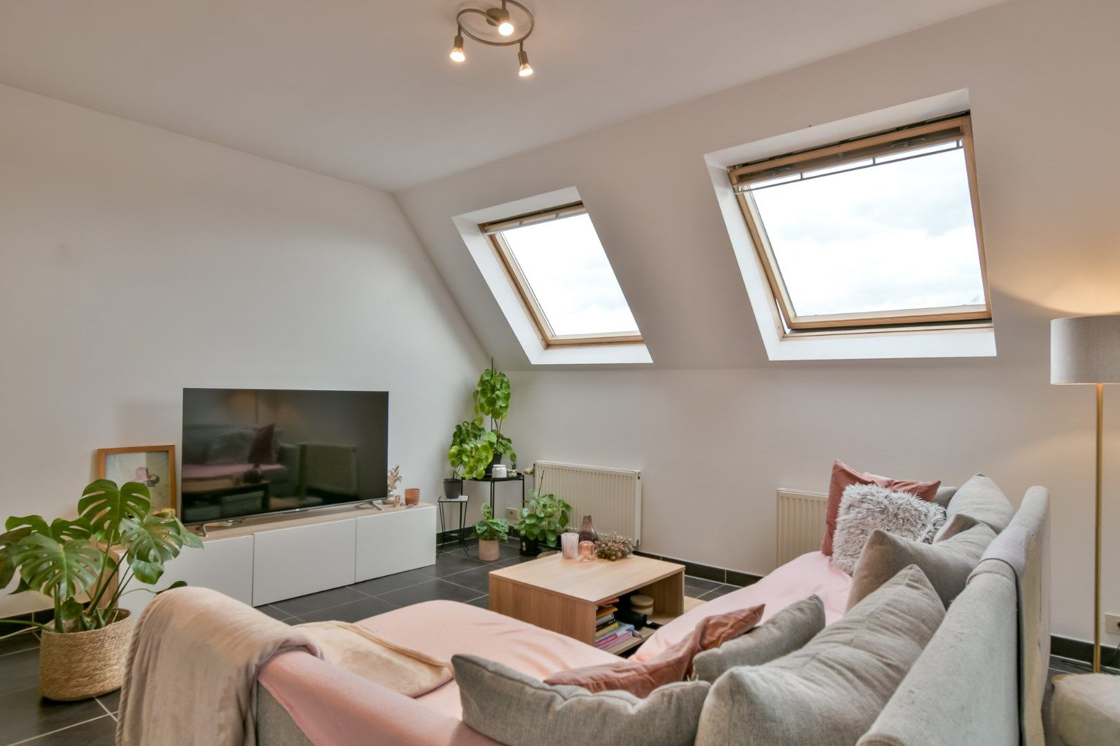 Instapklare en energiezuinige appartement in het centrum van Torhout! foto {{pictureIndex}}