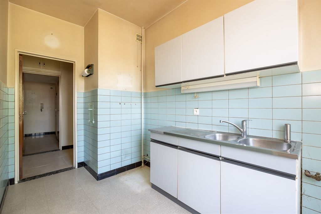 Te renoveren appartement met autostaanplaats foto 4