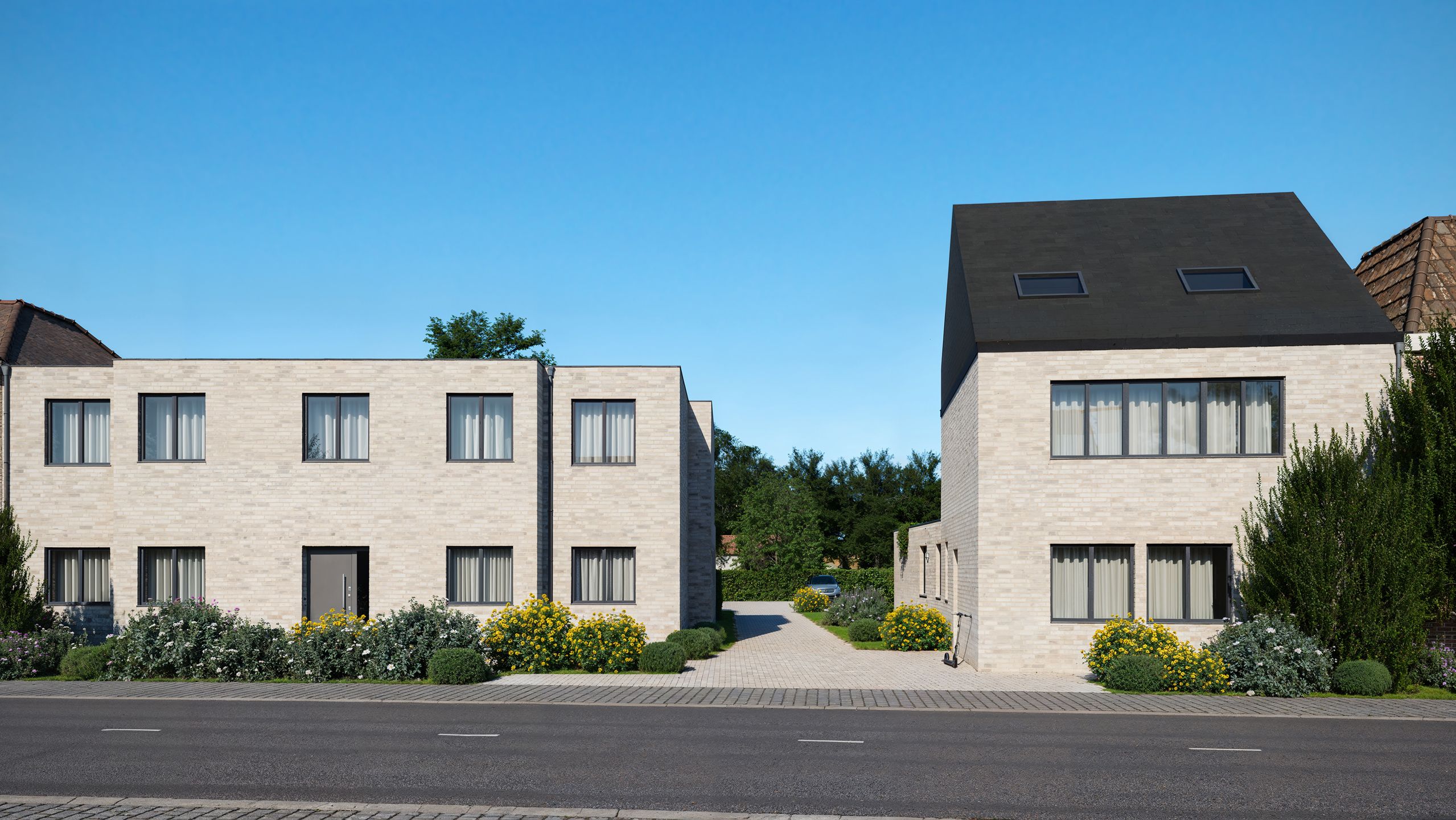 Gelijkvloers appartement met twee slaapkamers en tuin foto 2