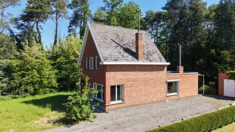 Woning van 155m² in open bebouwing op 10 are 30ca foto 5