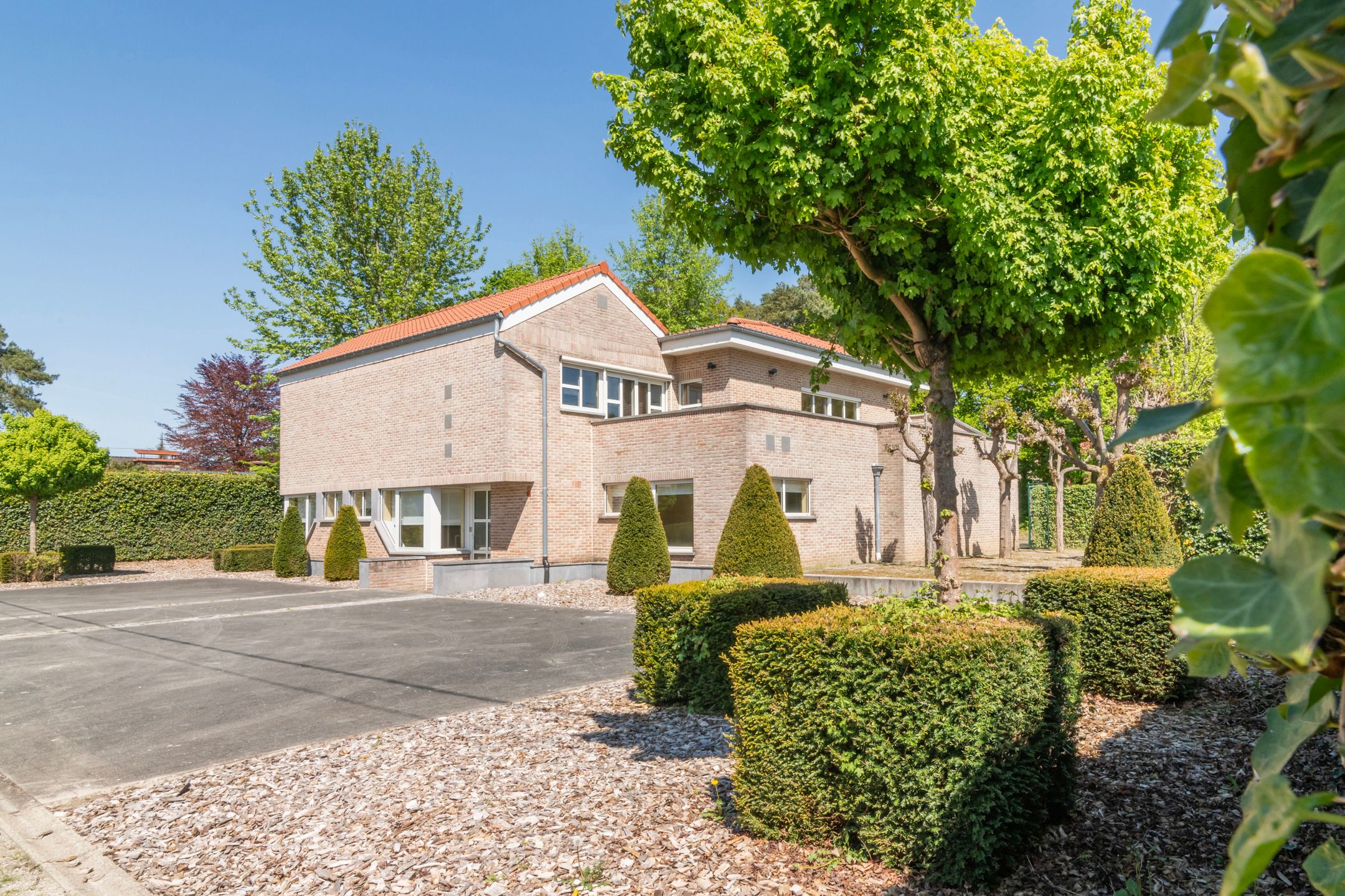 Kantoor- of praktijkruimte met woning op toplocatie foto 3