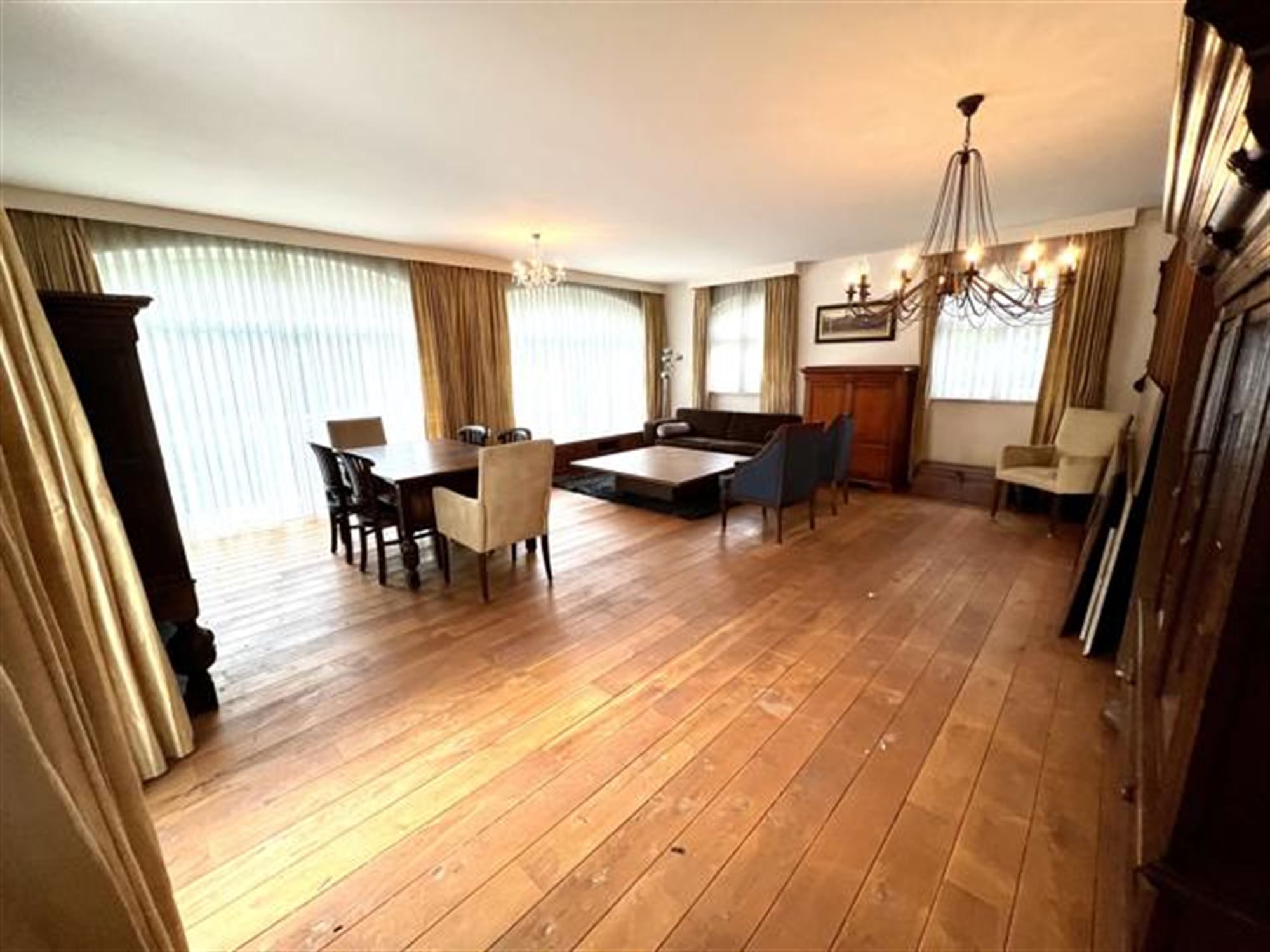 Prachtige villa met 9 slaapkamers en buitenzwembad foto 16