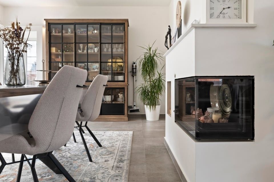 RUIME, GERENOVEERDE OPEN BEBOUWING MET 6 SLKS EN KNAPPE TUIN IN ALKEN foto 15