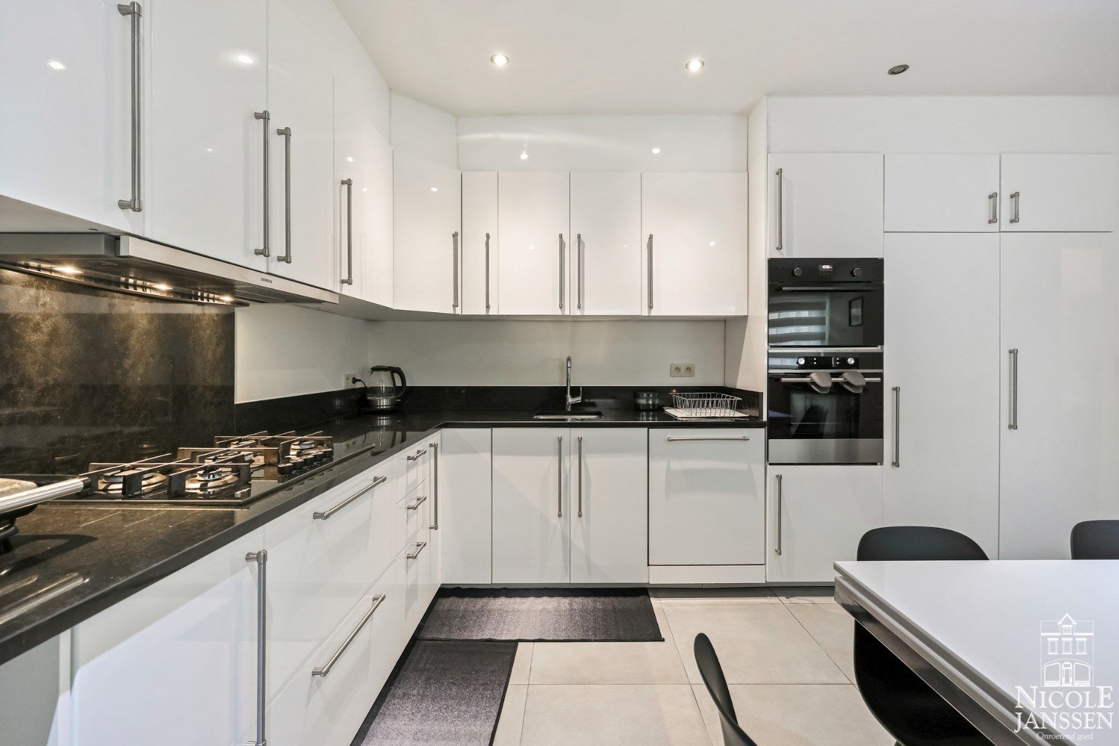 Gerenoveerde gezinswoning  foto 17