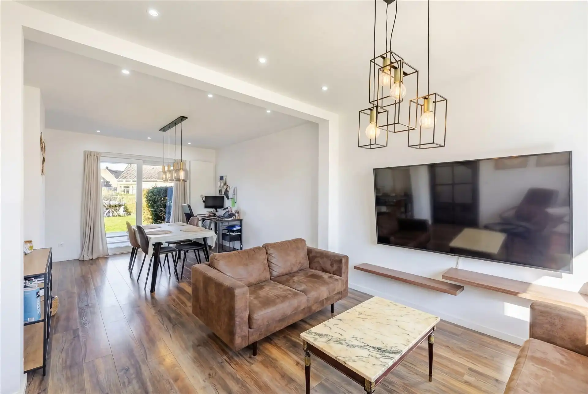 Instapklare woning met 2 slks, garage en tuin foto 3