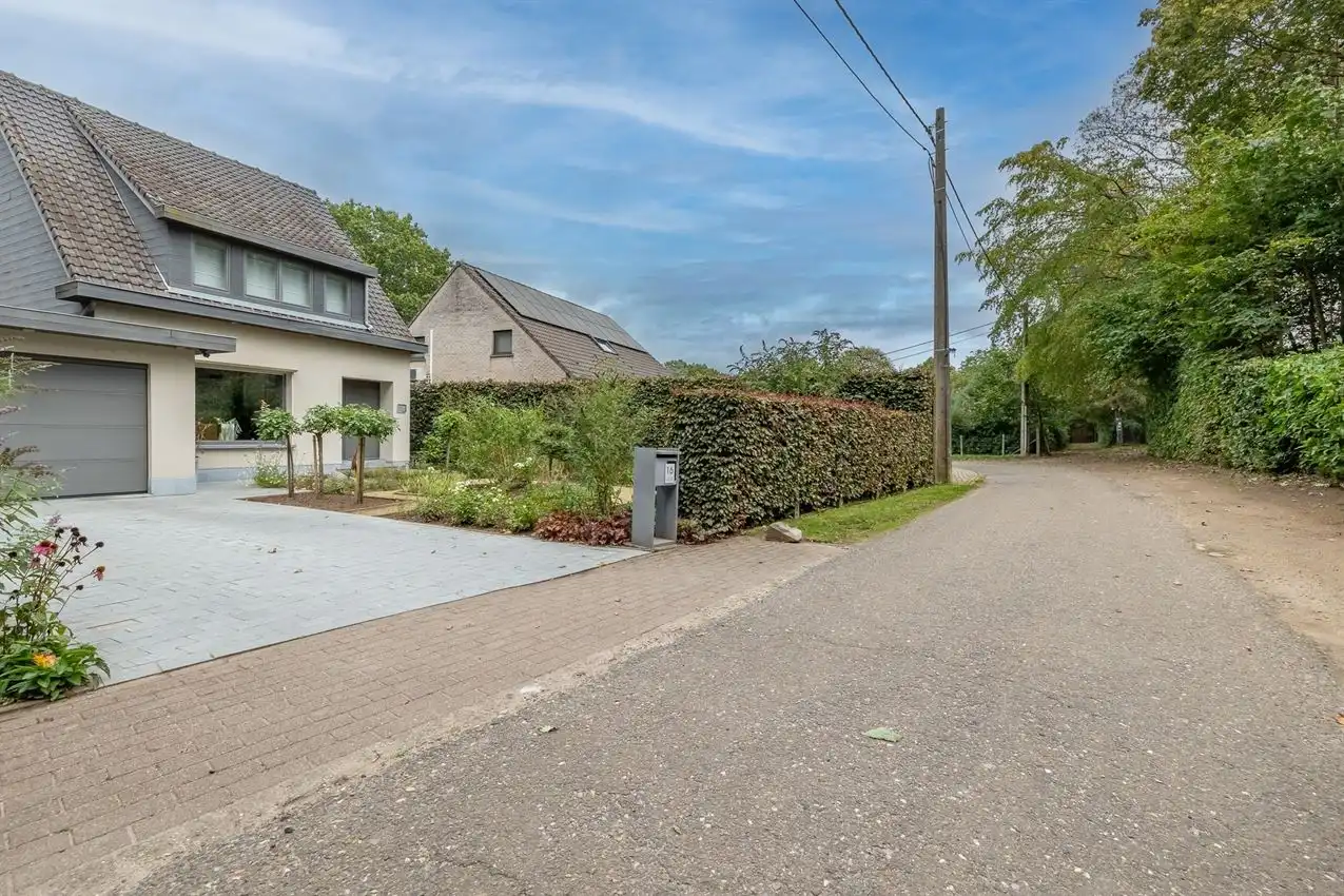 Hoofdfoto van de publicatie: Wonen in het groen, heerlijke terrassen,  prachtige zichten