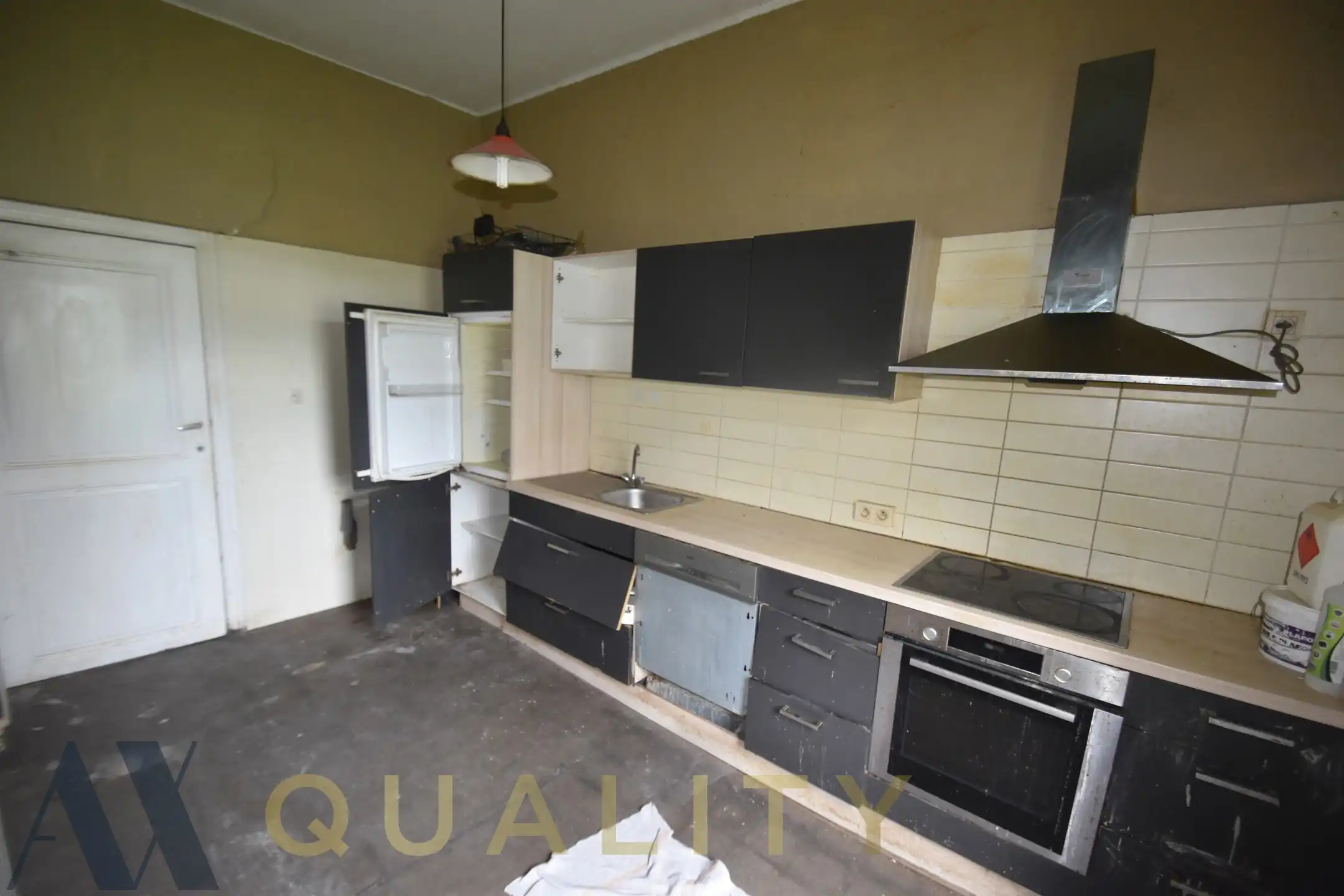Kraktervolle te renoveren rijwoning/handelshuis met grote tuin en garage foto 7