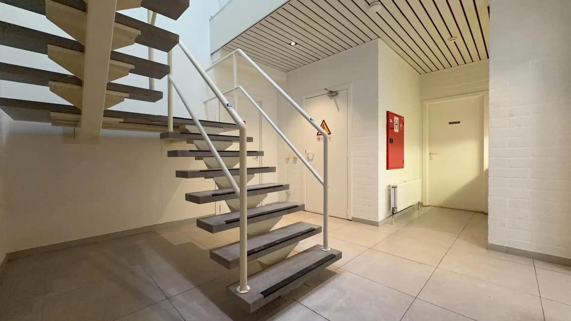 Budgetvriendelijke kantoren te huur in haven van Gent foto 7
