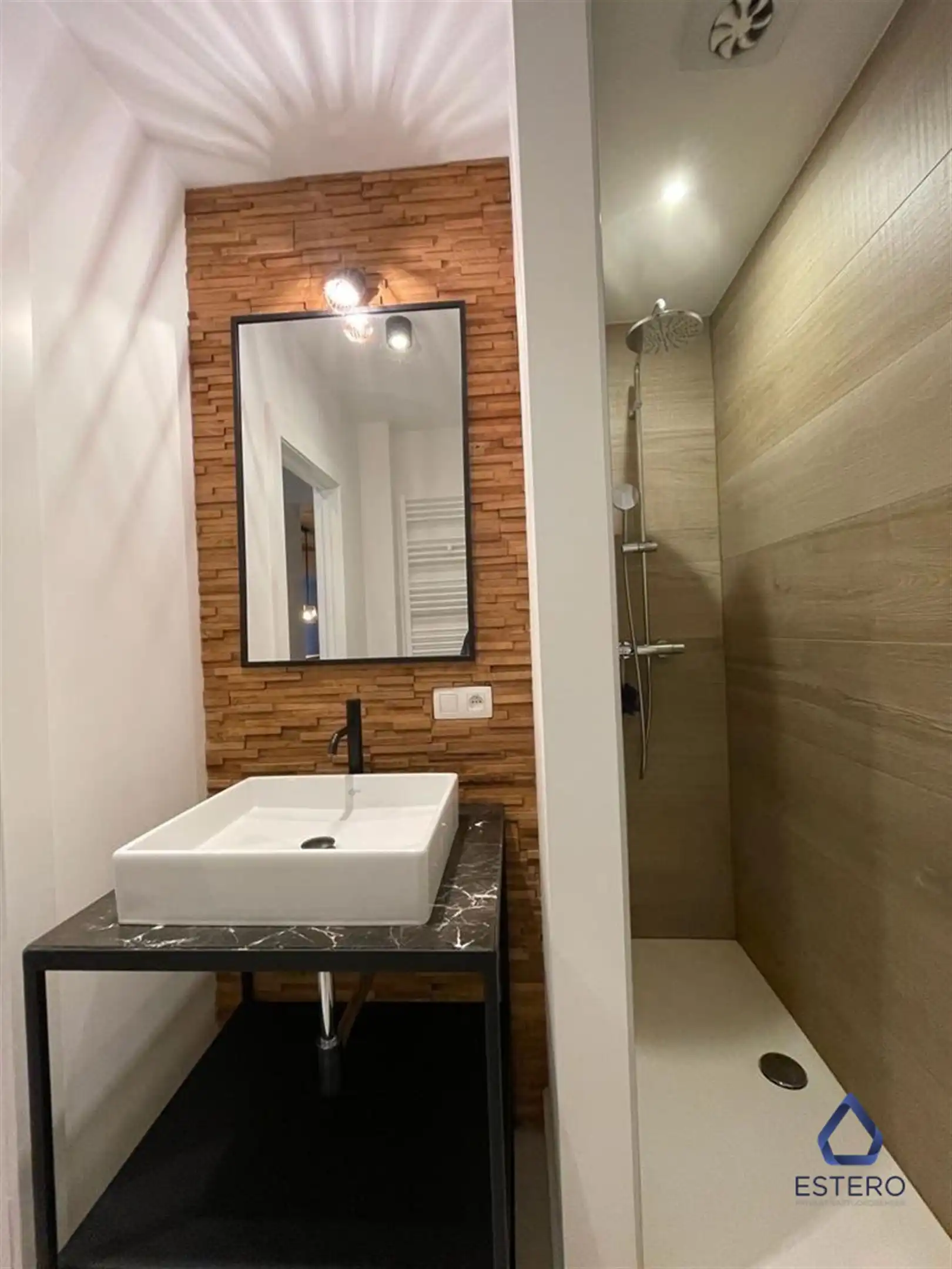 Stijlvol gemeubeld appartement op toplocatie foto 12