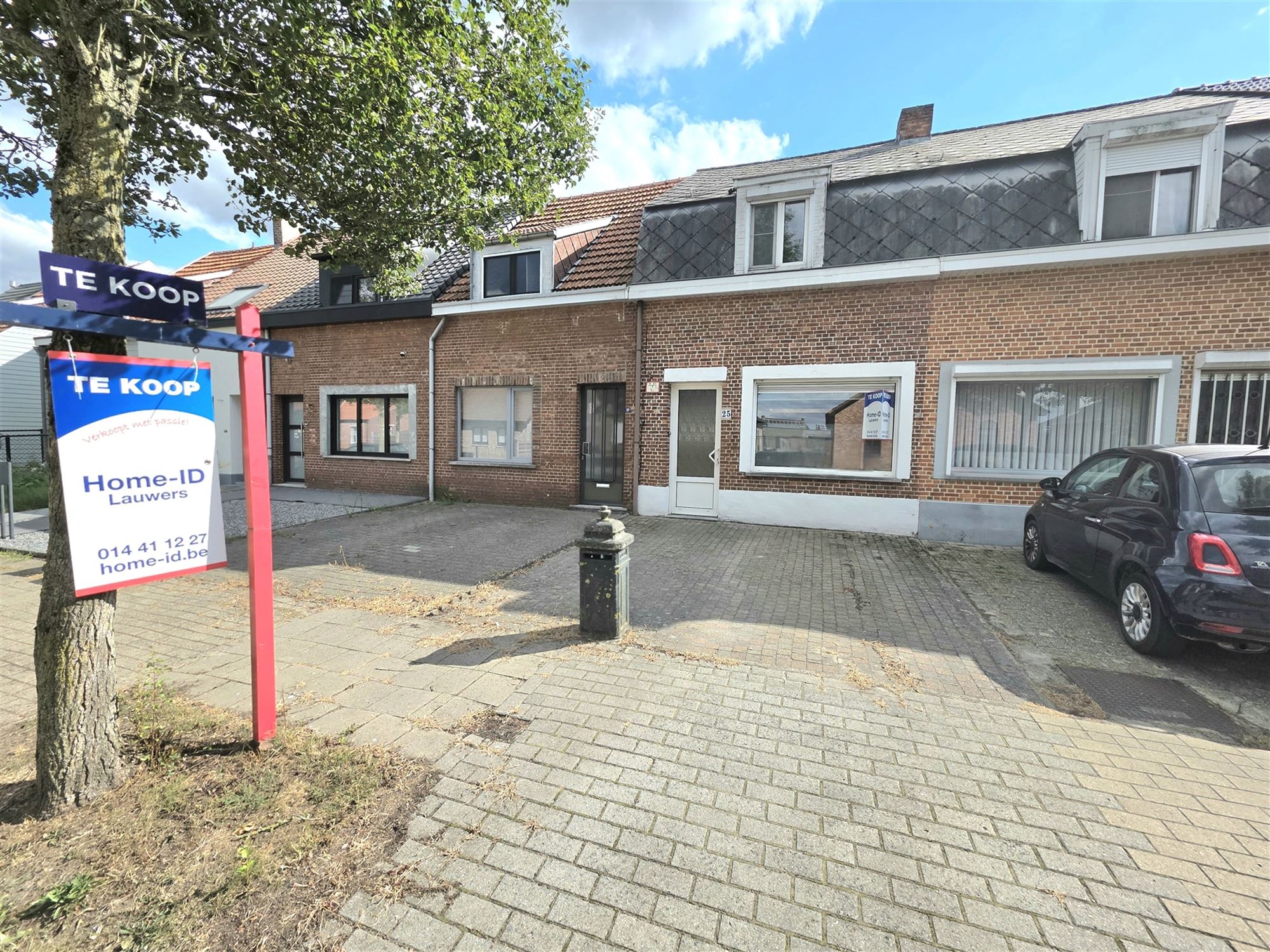 Burgerswoning met 2 à 3 slpks, parking en tuin met ingang foto {{pictureIndex}}