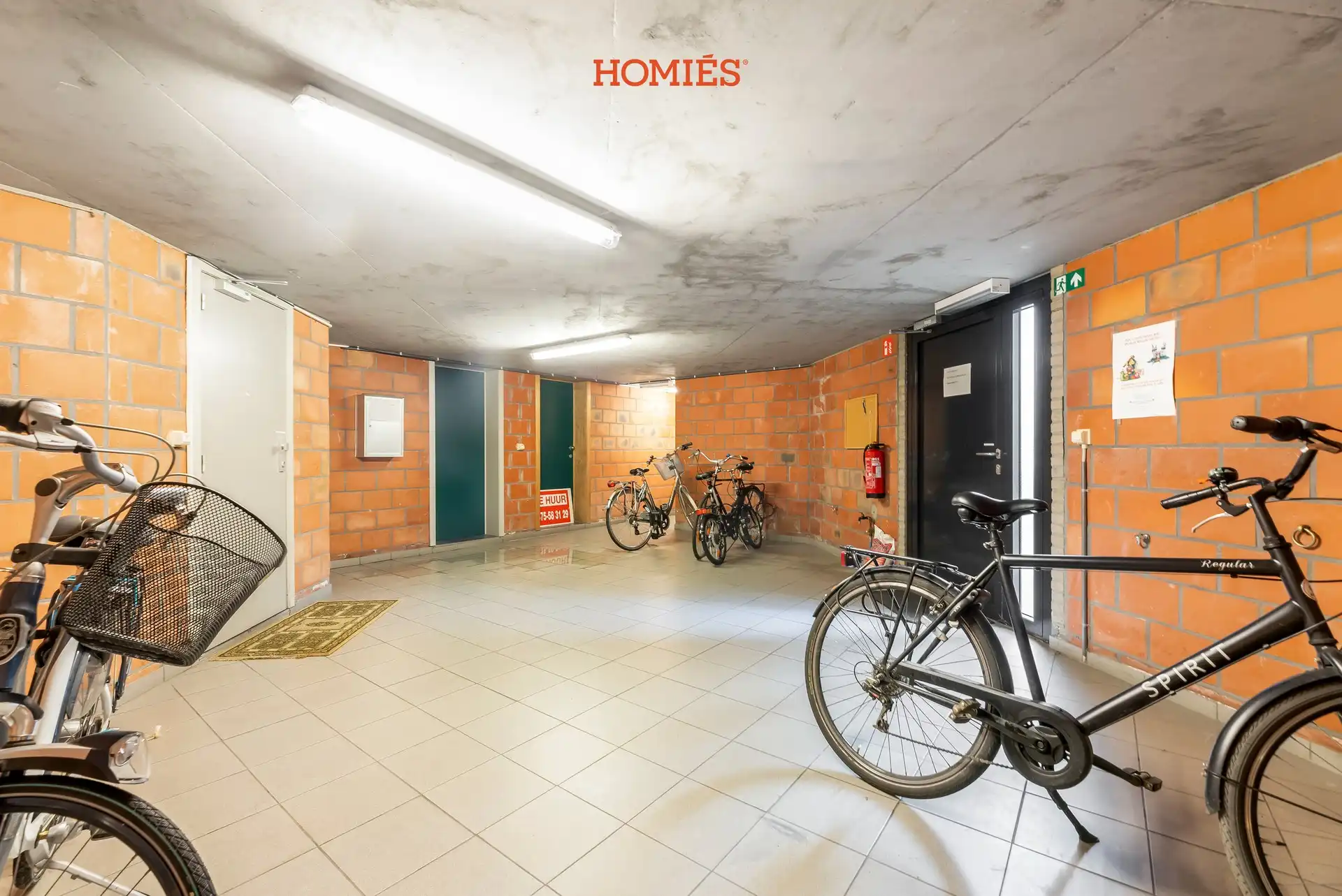 Polyvalente handelsruimte met veel visibiliteit foto 9