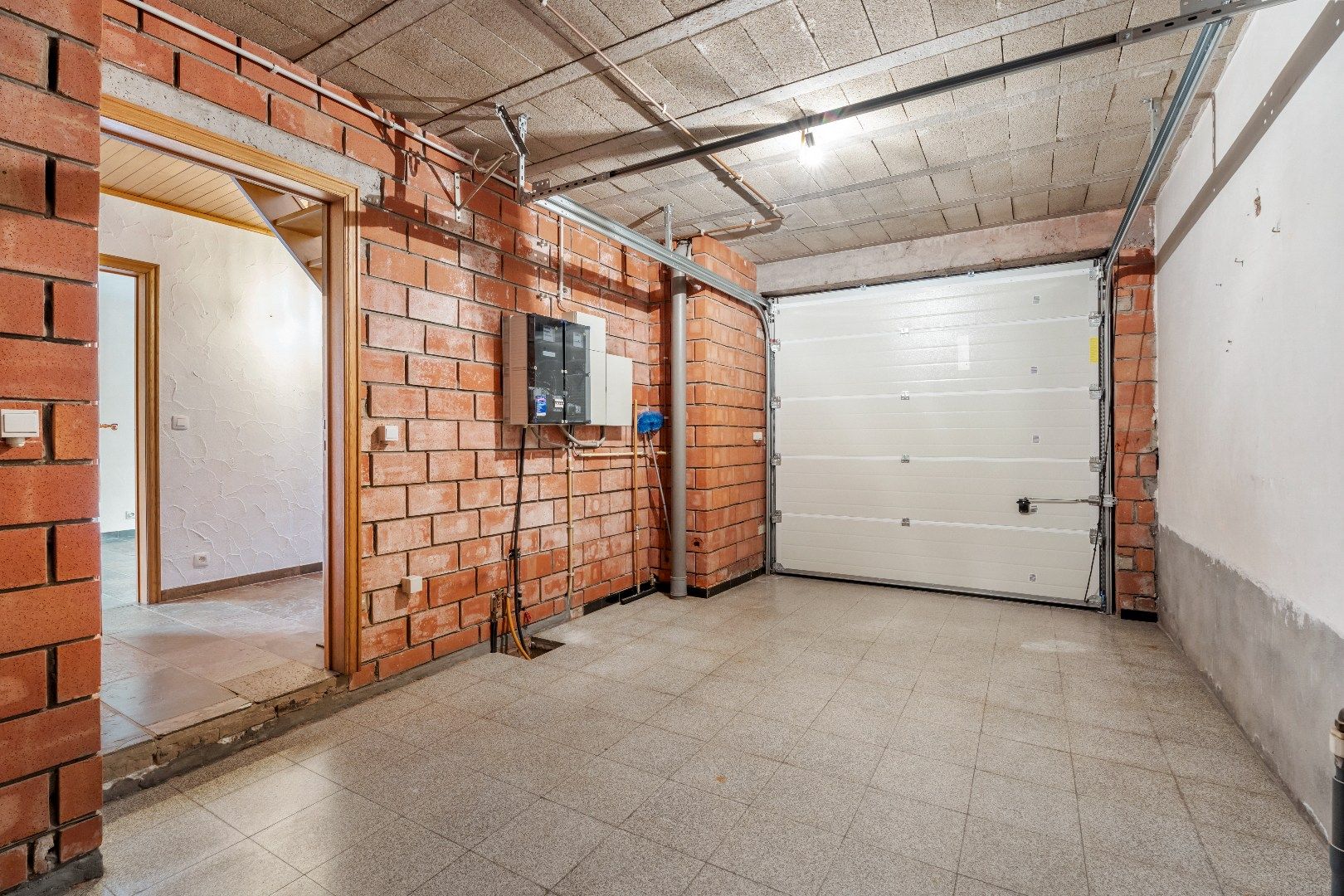 Ruime gezinswoning met 5 slaapkamers in hartje Roeselare foto 11