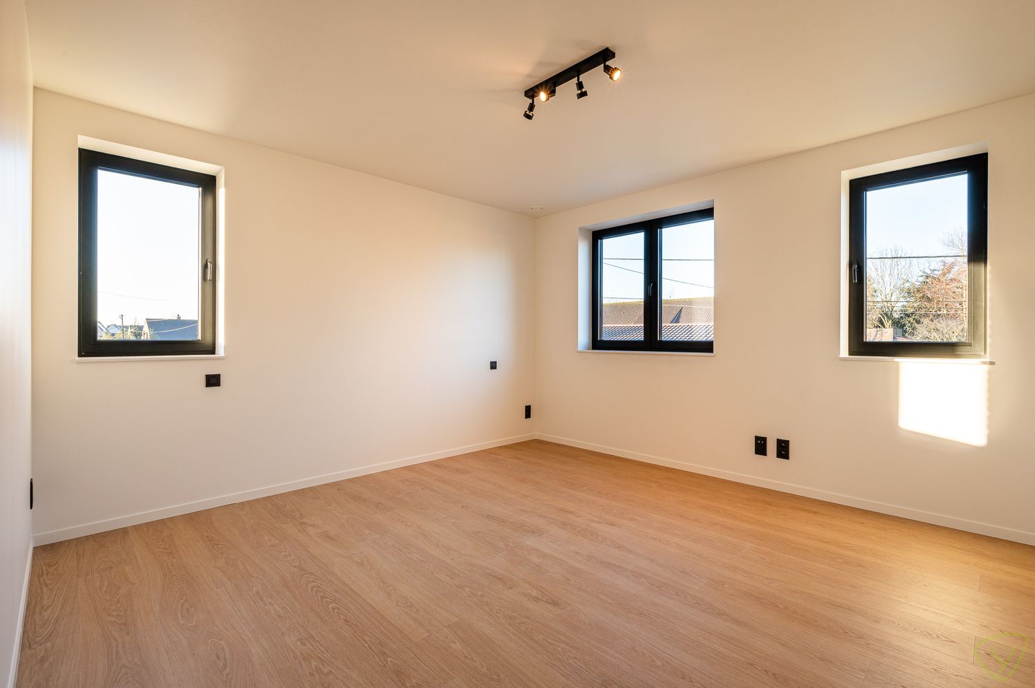 Uitzonderlijke woning te huur te Maldegem met een superieure afwerking. foto 9