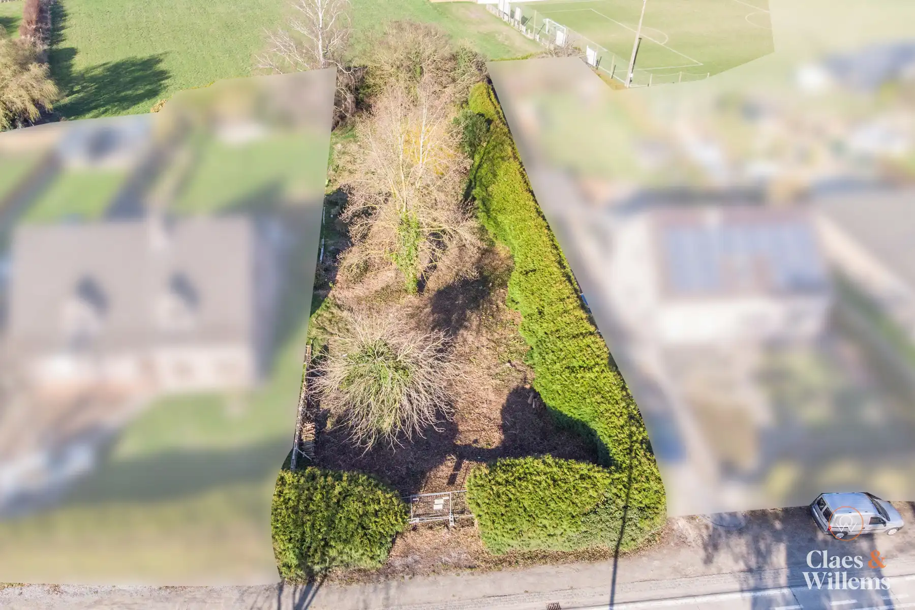 Bouwgrond met goedgekeurde bouwaanvraag voor vrijstaande woning en zwembad foto {{pictureIndex}}