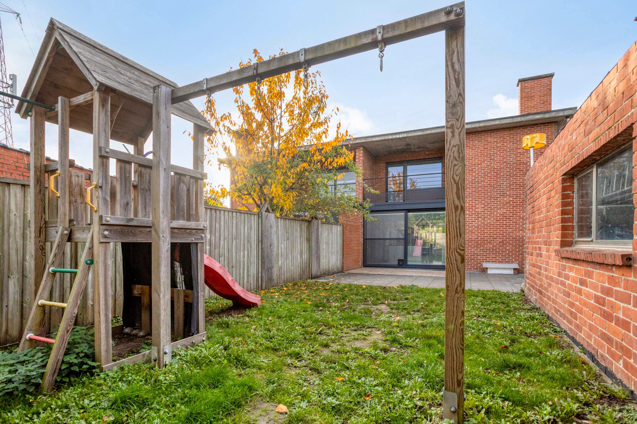 Halfopen bebouwing op uitstekende locatie foto 31