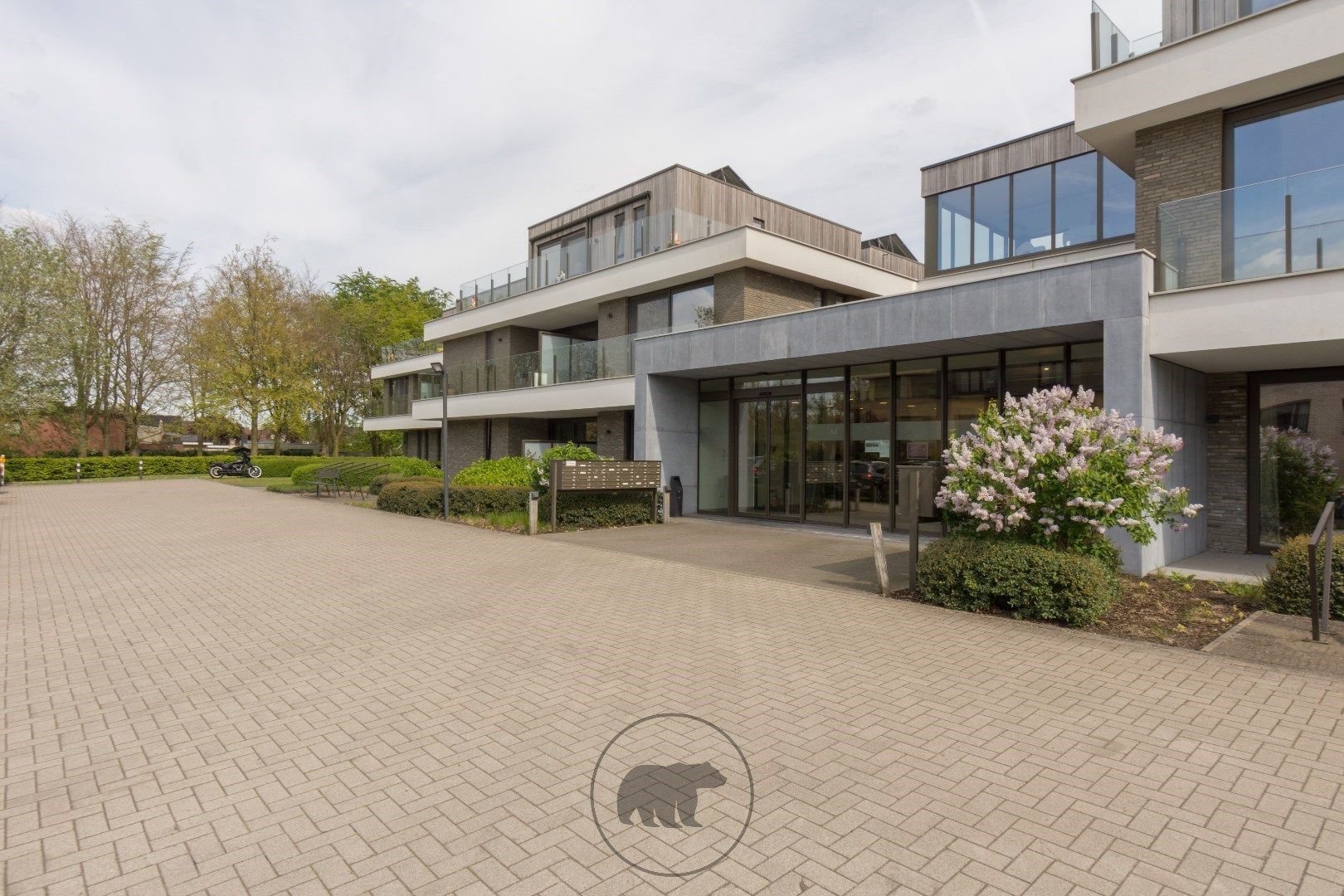 Luxueuze assistentiewoning met ruim terras en zicht op parkdreef foto 19